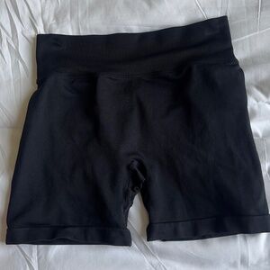 dfyne shorts